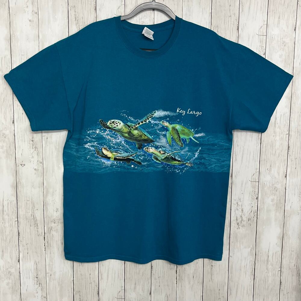 Key Largo Swimming Turtle Short Sleeve Crew Neck Beach Colorful Unisex T-Shirt